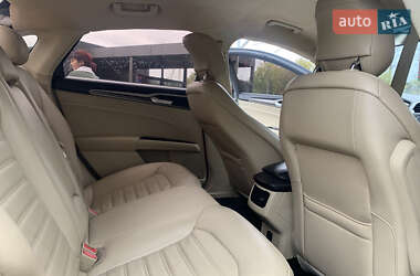 Седан Ford Fusion 2013 в 