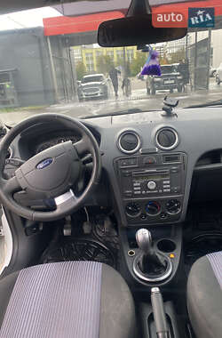 Хетчбек Ford Fusion 2011 в 