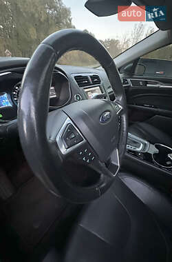 Седан Ford Fusion 2014 в 