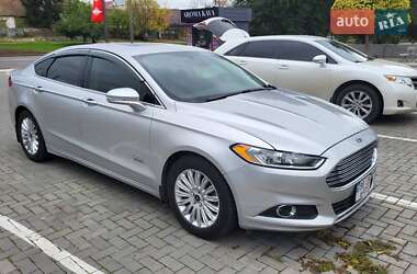 Седан Ford Fusion 2013 в 