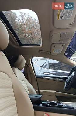 Седан Ford Fusion 2015 в 