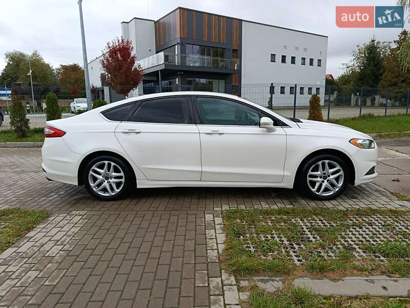 Седан Ford Fusion 2015 в Львове