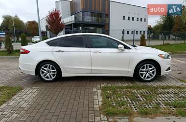 Седан Ford Fusion 2015 в 