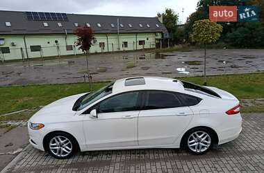 Седан Ford Fusion 2015 в 