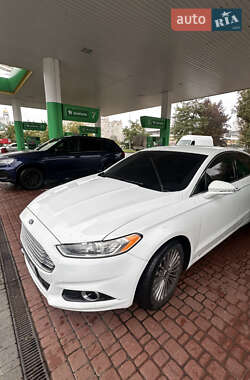 Седан Ford Fusion 2015 в 