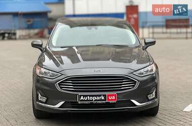 Седан Ford Fusion 2019 в 