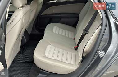Седан Ford Fusion 2019 в 