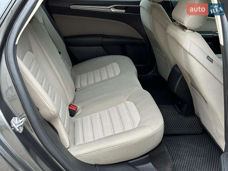 Седан Ford Fusion 2019 в Одесі
