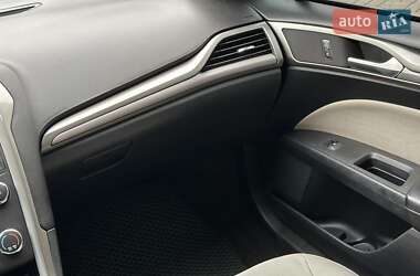 Седан Ford Fusion 2019 в 