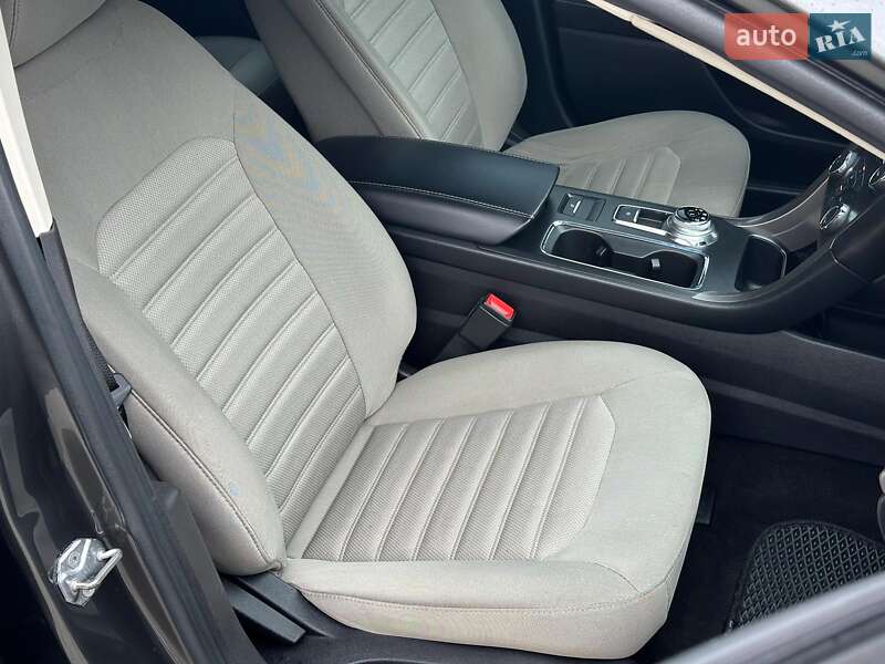 Седан Ford Fusion 2019 в Одесі