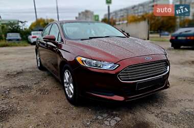 Седан Ford Fusion 2015 в 