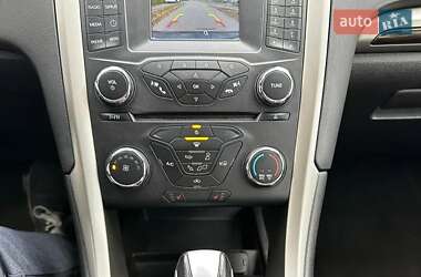 Седан Ford Fusion 2015 в 