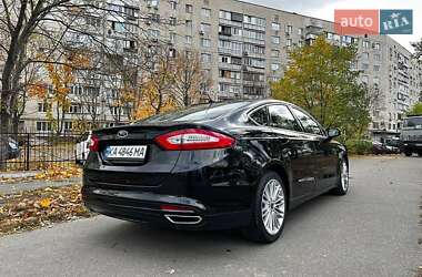 Седан Ford Fusion 2015 в 
