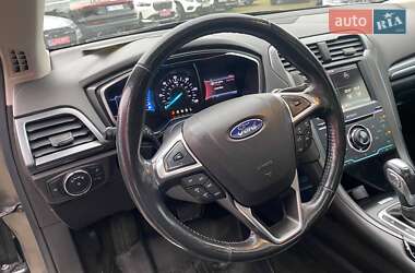 Седан Ford Fusion 2013 в 