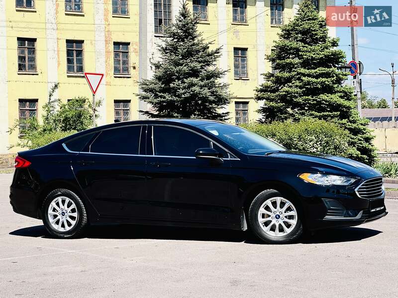 Седан Ford Fusion 2020 в Днепре