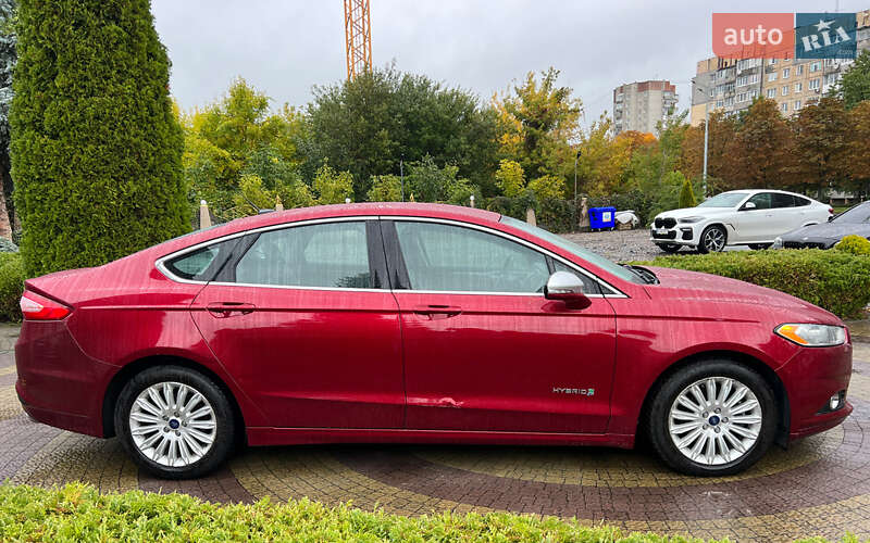 Седан Ford Fusion 2013 в Львове