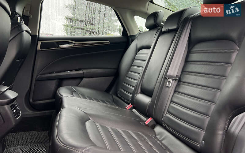 Седан Ford Fusion 2013 в Львове