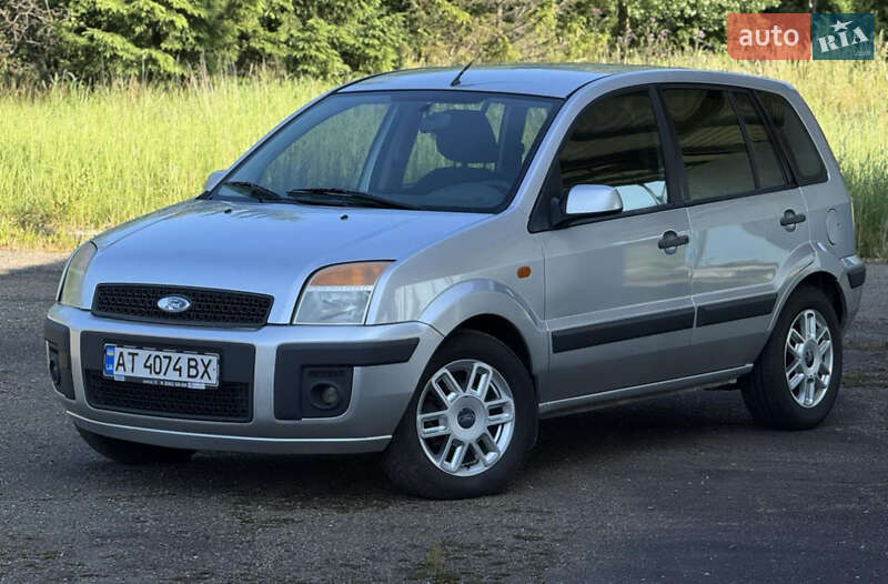 Хэтчбек Ford Fusion 2006 в Долине