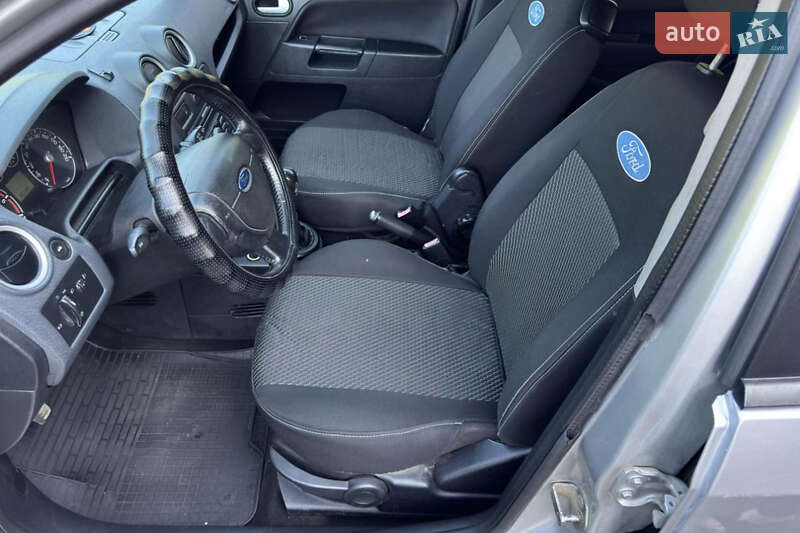 Хэтчбек Ford Fusion 2006 в Долине