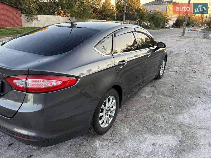Седан Ford Fusion 2015 в Василькові