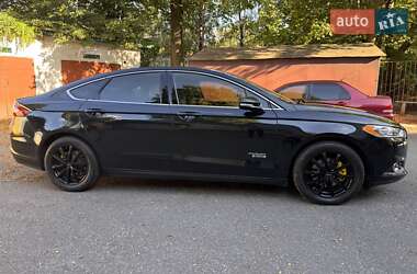 Седан Ford Fusion 2013 в 