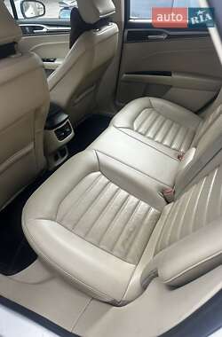 Седан Ford Fusion 2015 в 