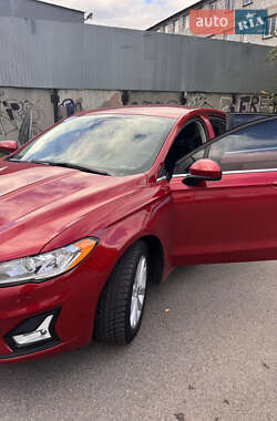 Седан Ford Fusion 2020 в 