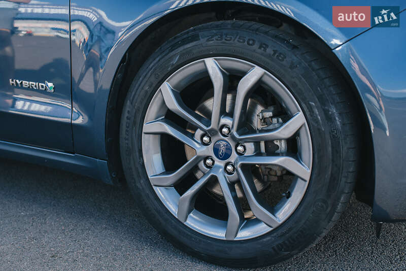 Седан Ford Fusion 2018 в Рівному