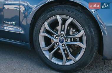 Седан Ford Fusion 2018 в 