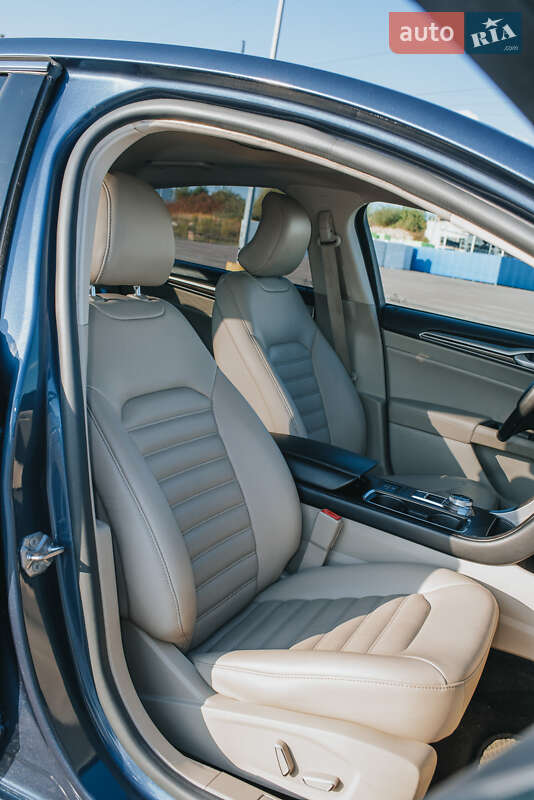 Седан Ford Fusion 2018 в Рівному