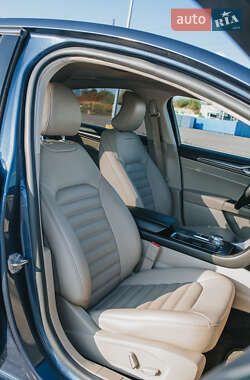 Седан Ford Fusion 2018 в 