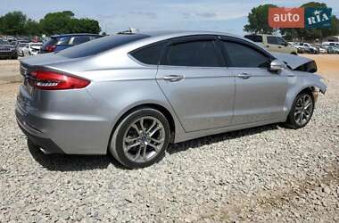 Седан Ford Fusion 2020 в 