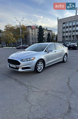 Седан Ford Fusion 2016 в 