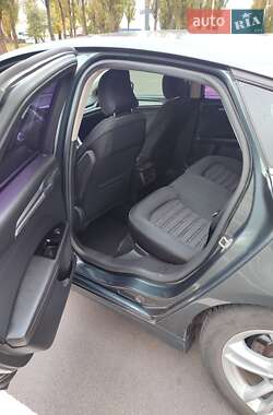 Седан Ford Fusion 2015 в 