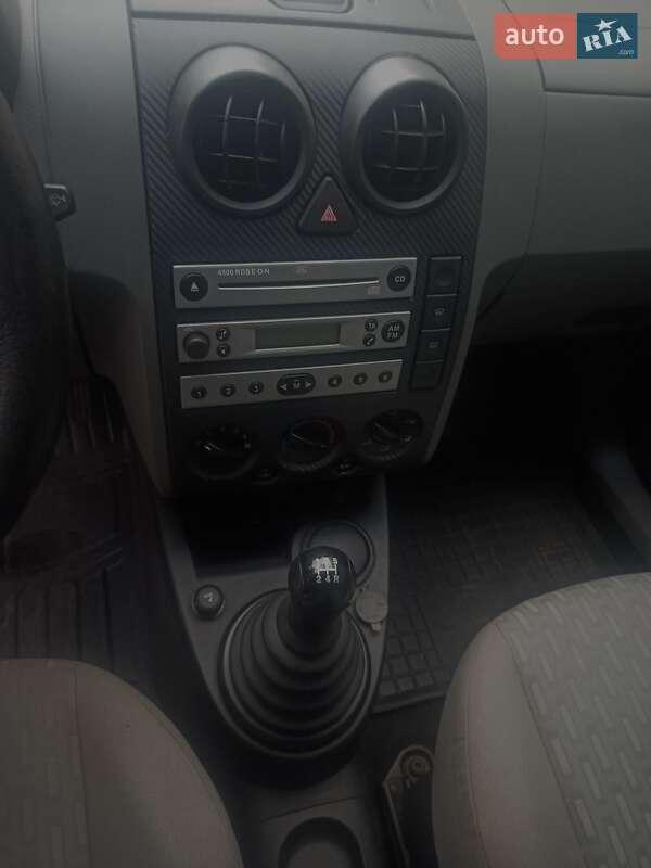 Хэтчбек Ford Fusion 2005 в Киеве