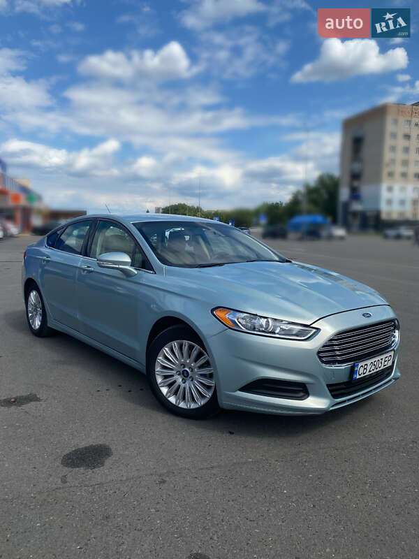 Седан Ford Fusion 2014 в Варве