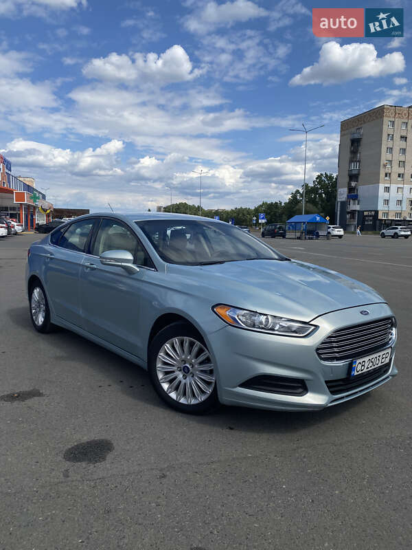Седан Ford Fusion 2014 в Варве