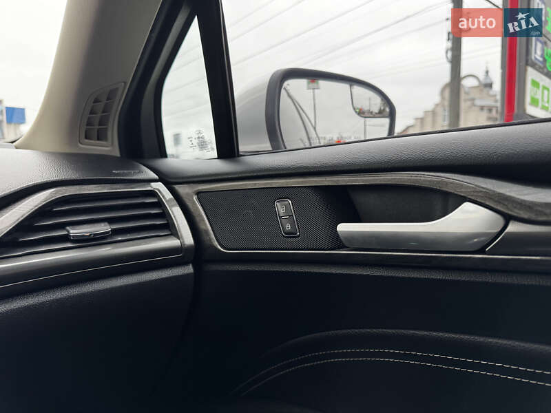 Седан Ford Fusion 2016 в Житомирі