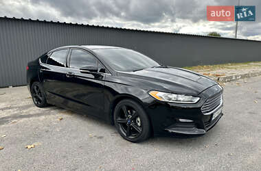 Седан Ford Fusion 2015 в 