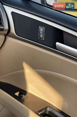 Седан Ford Fusion 2014 в 