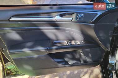 Седан Ford Fusion 2017 в 