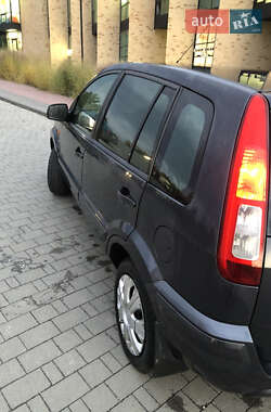 Хэтчбек Ford Fusion 2010 в 