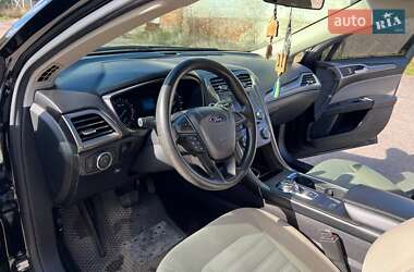 Седан Ford Fusion 2016 в 