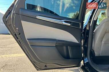 Седан Ford Fusion 2016 в 