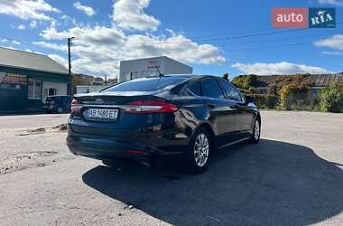Седан Ford Fusion 2016 в 