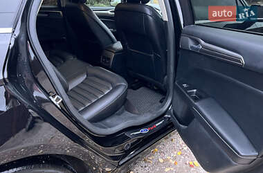 Седан Ford Fusion 2017 в 