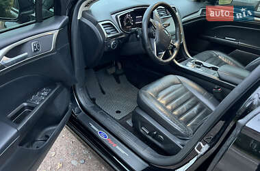 Седан Ford Fusion 2017 в 