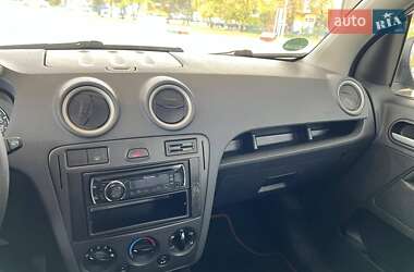 Хэтчбек Ford Fusion 2011 в 