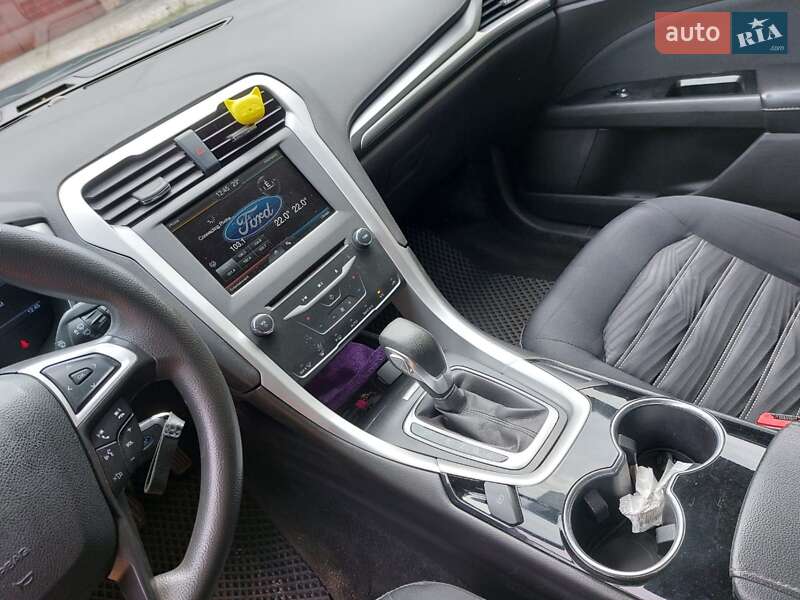 Седан Ford Fusion 2015 в Киеве фото 7 Седан Ford Fusion 2015 в Киеве