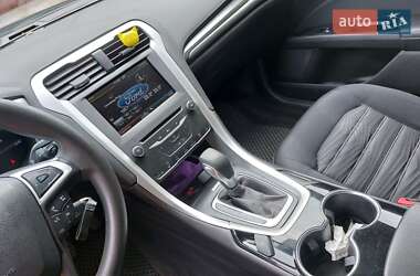 Седан Ford Fusion 2015 в 